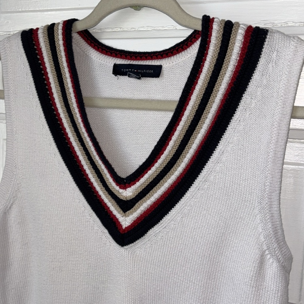 TOMMY HILFIGER V NECK SWEATER VEST - Picture 4 of 10